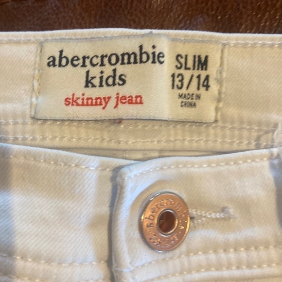 Girls Abercrombie Kids White Jeans in Size 13/14 Slim [LIKE NEW] - Picture 5 of 5